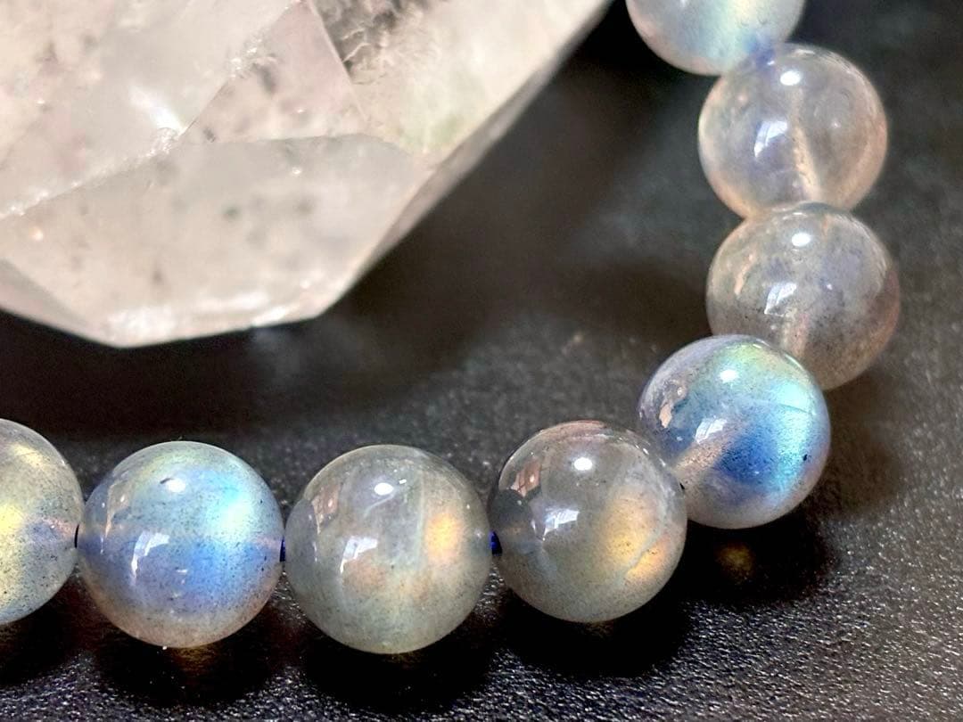 究極品質　神秘的な輝き　幻のオーロラブルーラブラドライトのブレス　10.8㎜