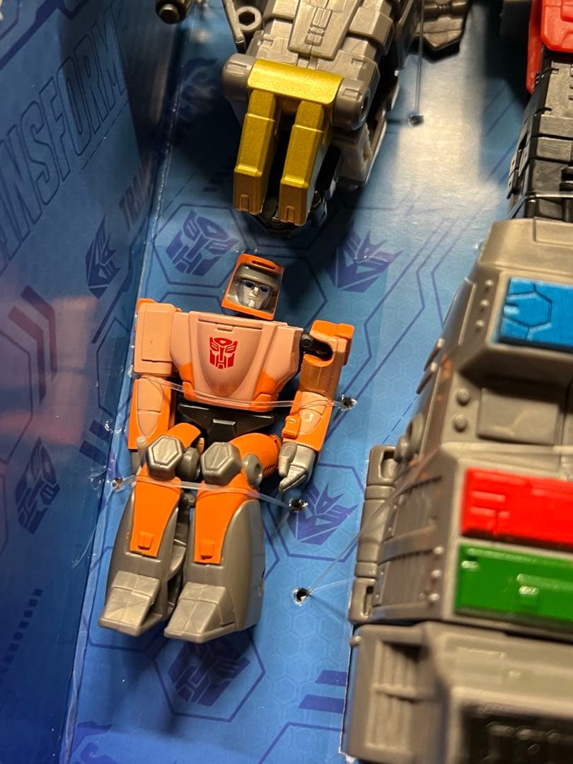 新品 グリムロック トランスフォーマー　スタジオシリーズ