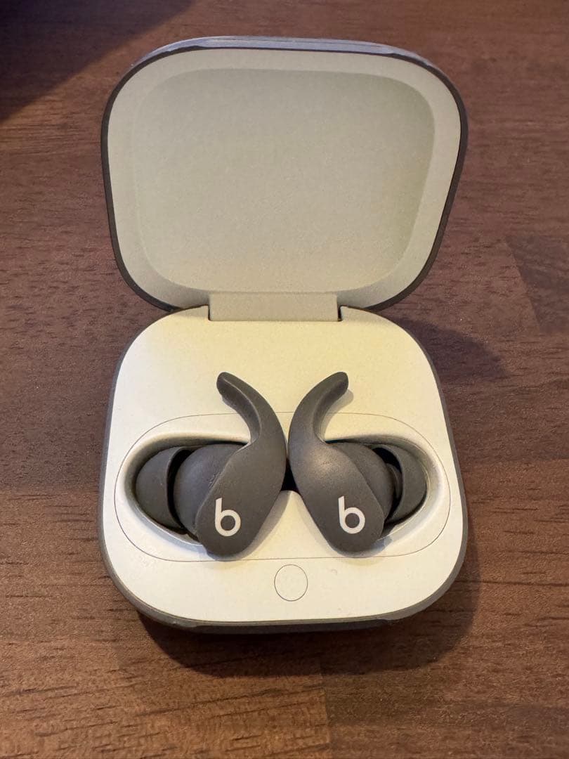 Beats Fit Pro セージグレイ