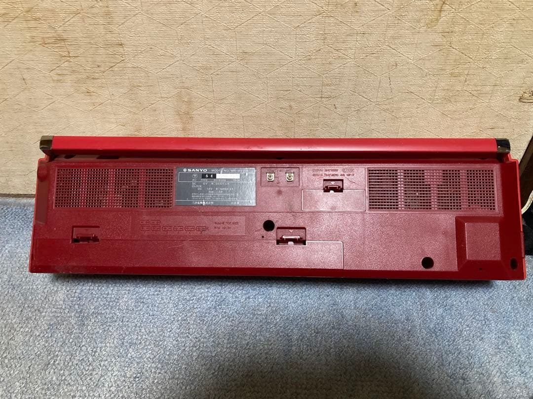 懐かしいレアサンヨーWV-2 赤色 ラジカセ オートリバースジャンク品