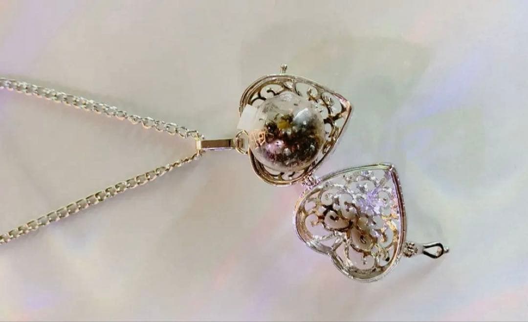 本物の流れ星の粉⭐️隕石の粉＆ラインストーン入り開運ネックレス✨最高峰宇宙の隕石⚜️