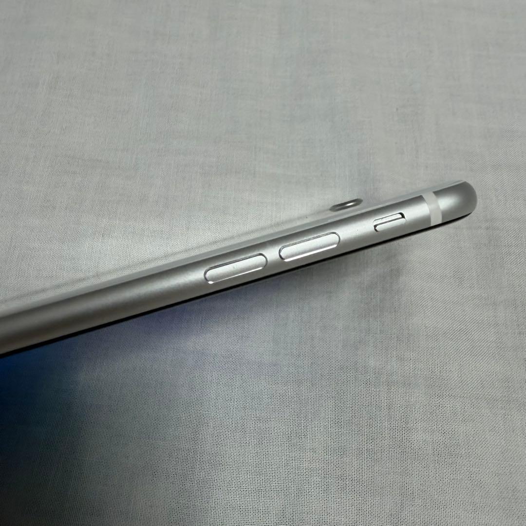P*h様 送料込み⭐️iPhone SE 第二世代 64GB ホワイト