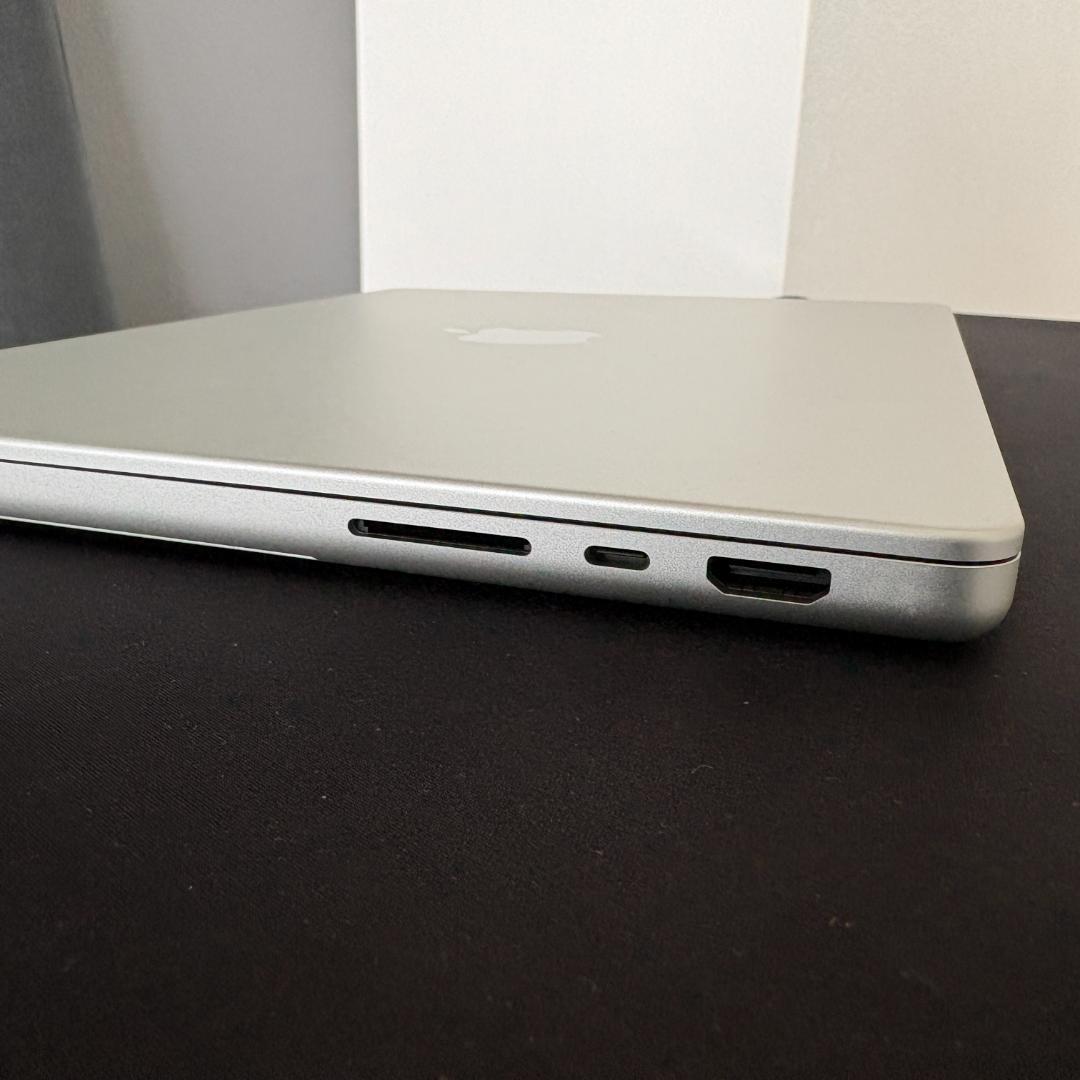 M4 MacBook Pro 14インチ USキーボード 24GB 1TB