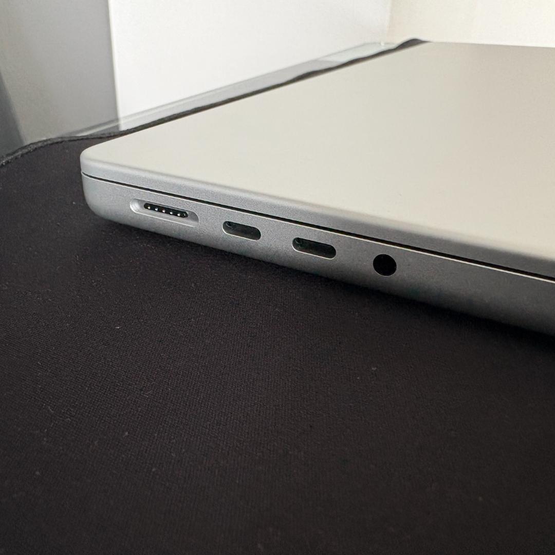 M4 MacBook Pro 14インチ USキーボード 24GB 1TB