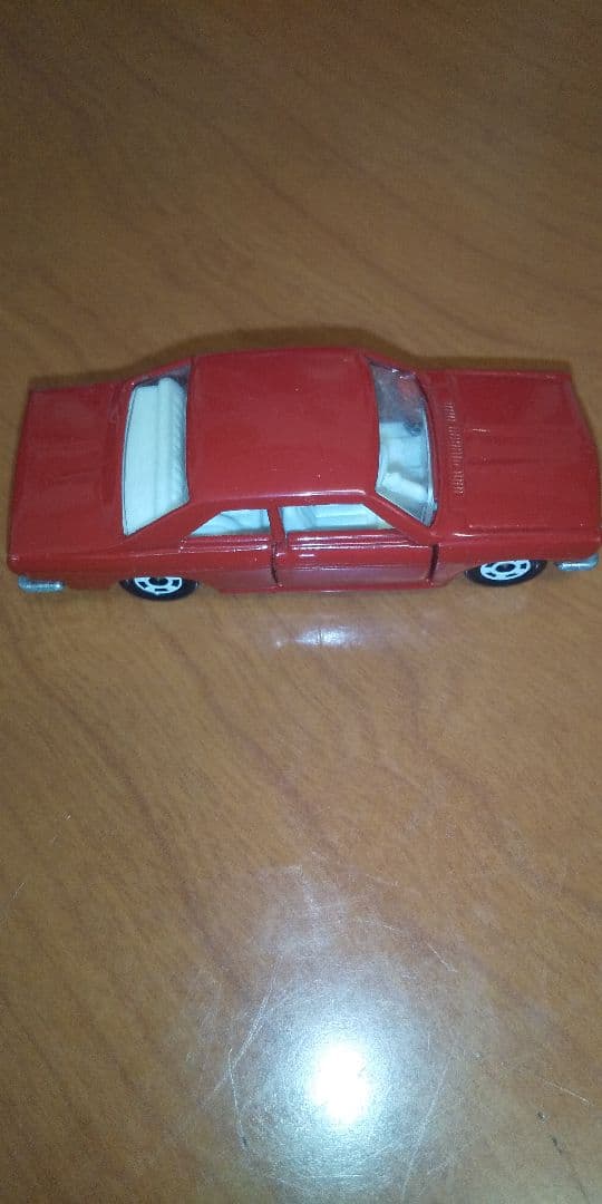 黒箱トミカ(日産)ブルーバードSSSクーペ╋YUJINカプセルトミカ8種類