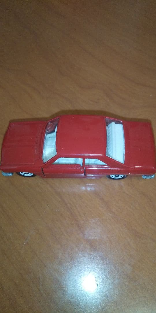 黒箱トミカ(日産)ブルーバードSSSクーペ╋YUJINカプセルトミカ8種類