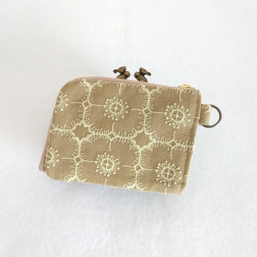 ミナペルホネンアネモネ（ベージュ） Ｌ字ファスナーウサギがま口財布（Dカン付き）