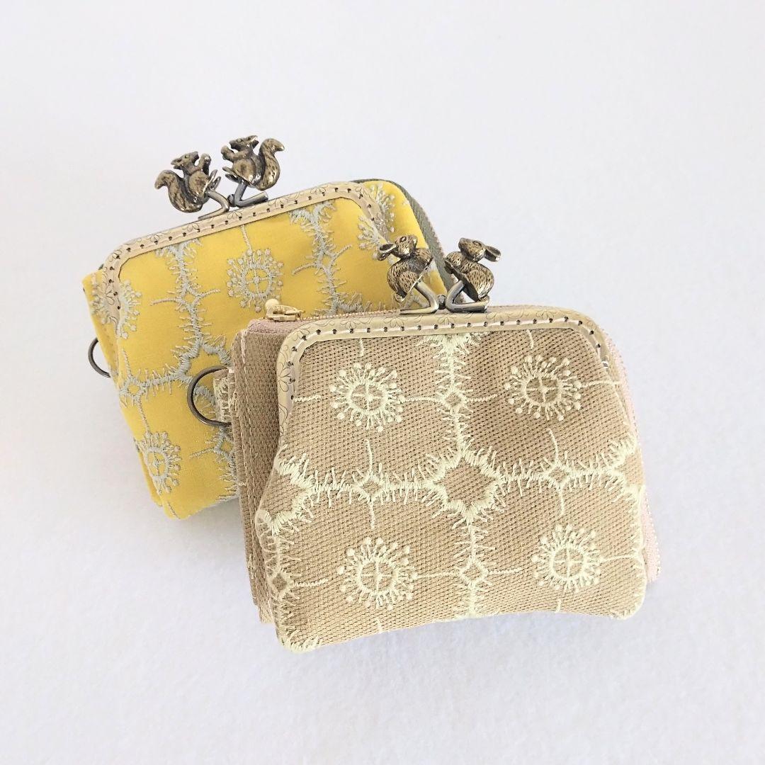 ミナペルホネンアネモネ（ベージュ） Ｌ字ファスナーウサギがま口財布（Dカン付き）