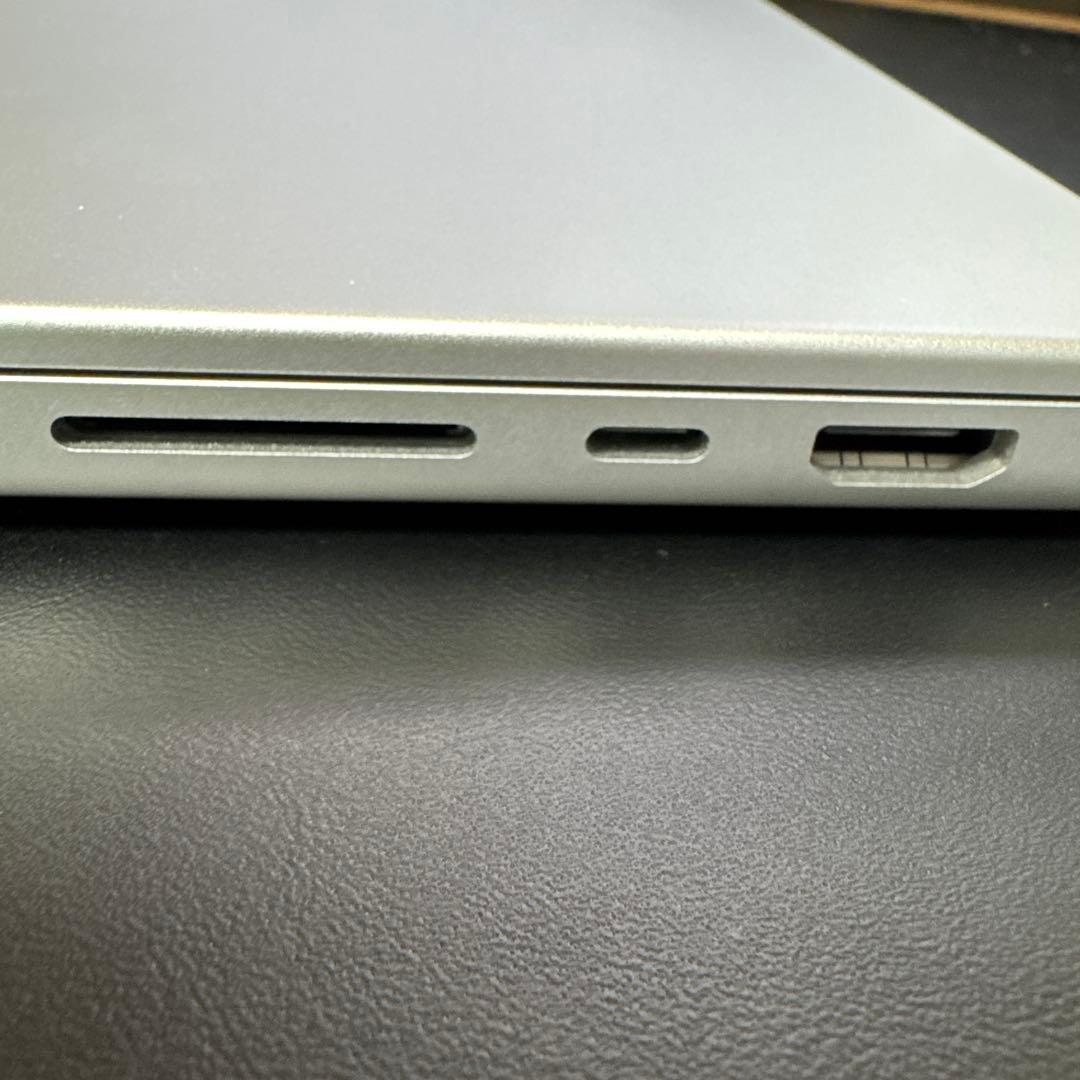 MacBook Pro 14インチ Apple M1 Proチップ