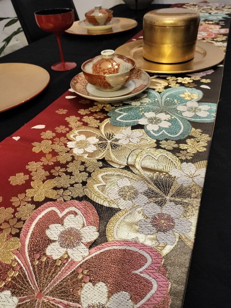 A958★逸品‼️豪華刺繍‼️ひな祭り‼️テーブルランナー2m2cm