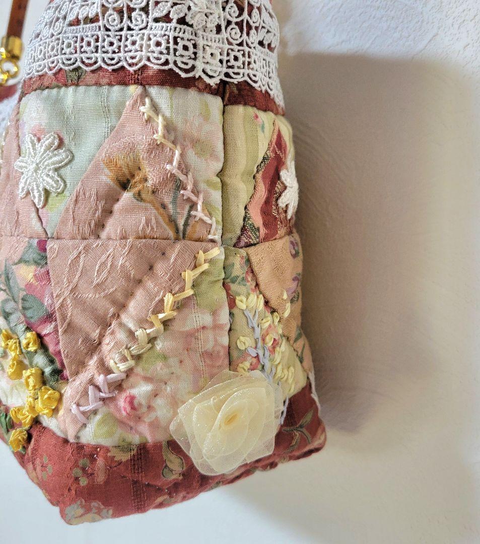ビクトリアンな感じのバック　パッチワーク　刺繍バック