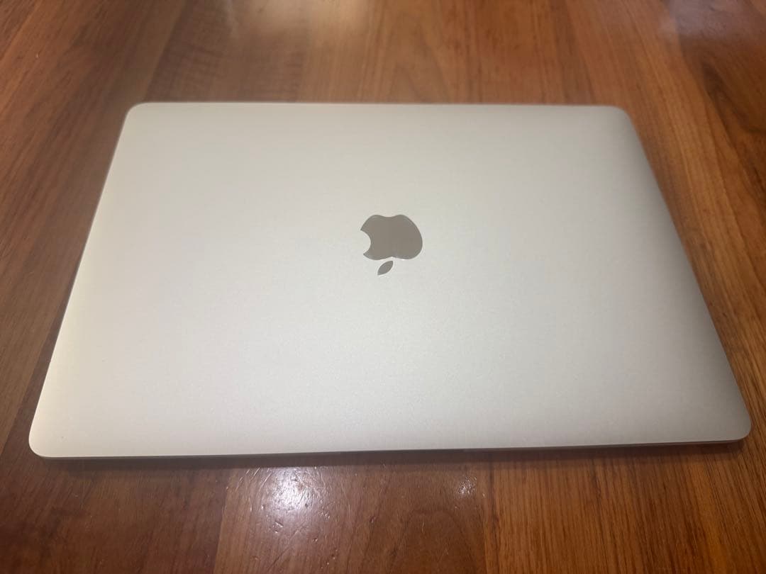 MacBookAir(M1, 2020) 本体　ストレージ1TB メモリ16GB