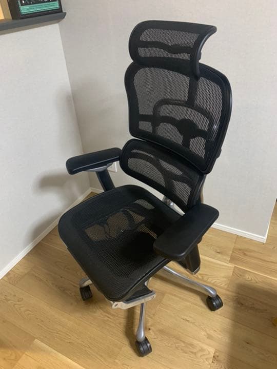 エルゴヒューマンプロ　オットマン内臓型
