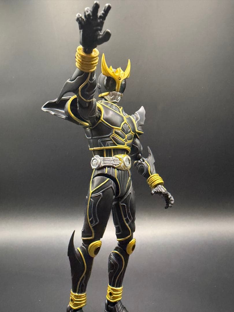 s.h.figuarts 仮面ライダー クウガ アルティメット
