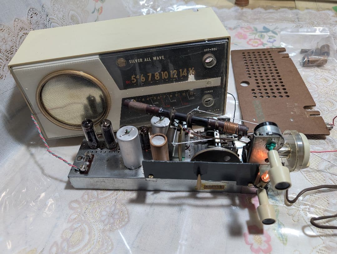 珍品　白砂電機　SILVER 昭和レトロ真空管ラジオ
