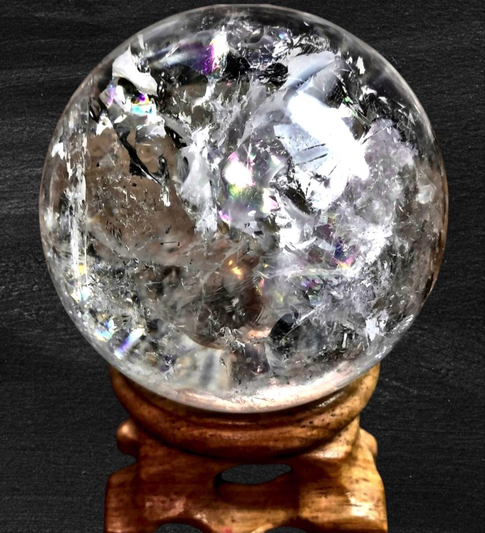 天然アイリスクォーツ スフィア 54mm ブラジル産 木製台座付 虹 天然水晶