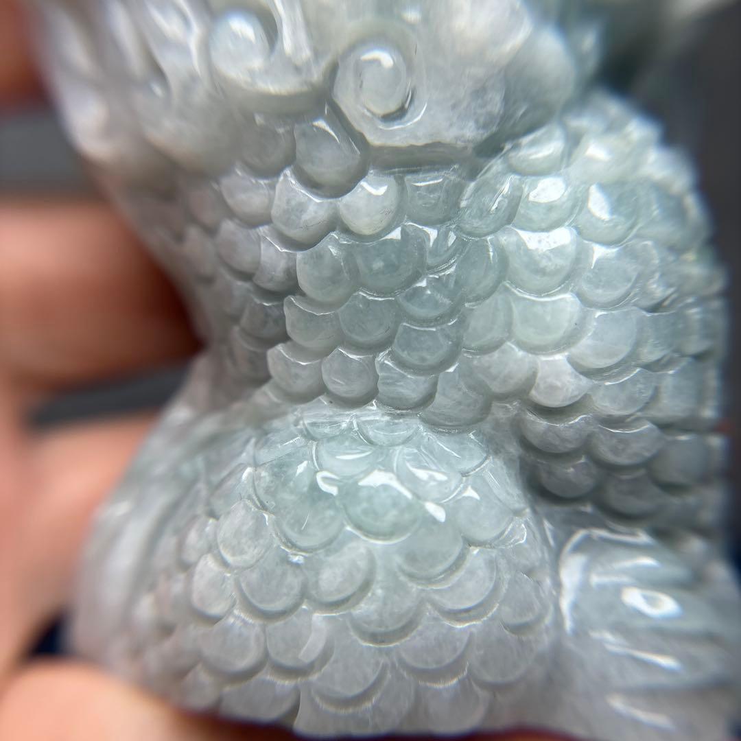 翡翠の龍彫り　12-97