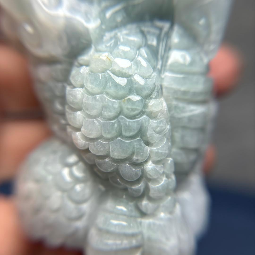 翡翠の龍彫り　12-97