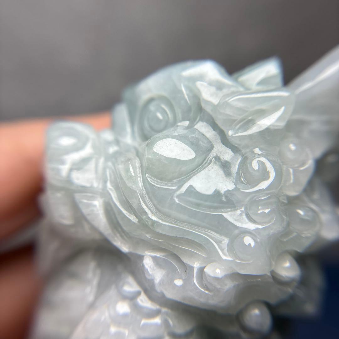 翡翠の龍彫り　12-97