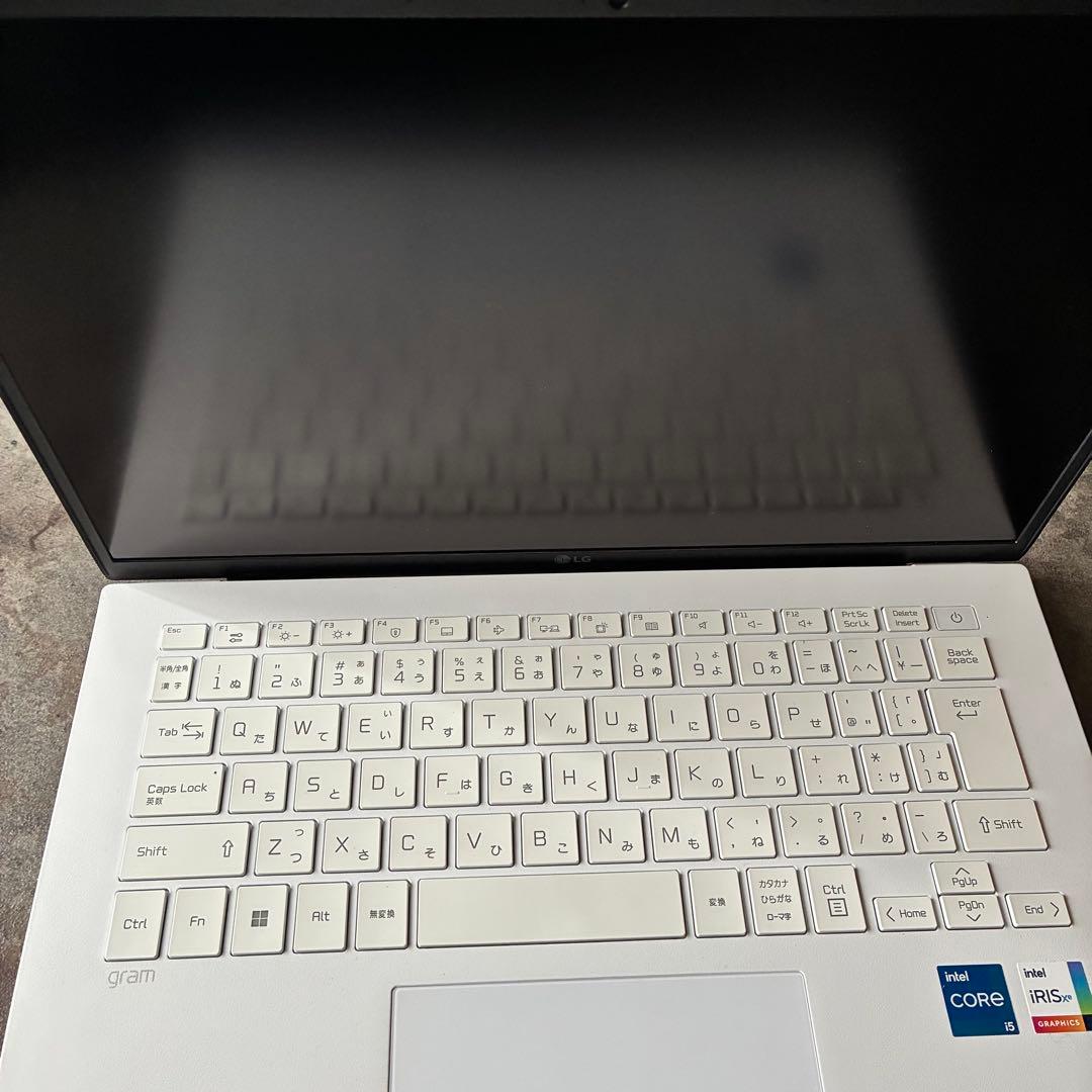 極美品 超軽量 14インチ i5/16GB/512GB 【箱付 】2025年