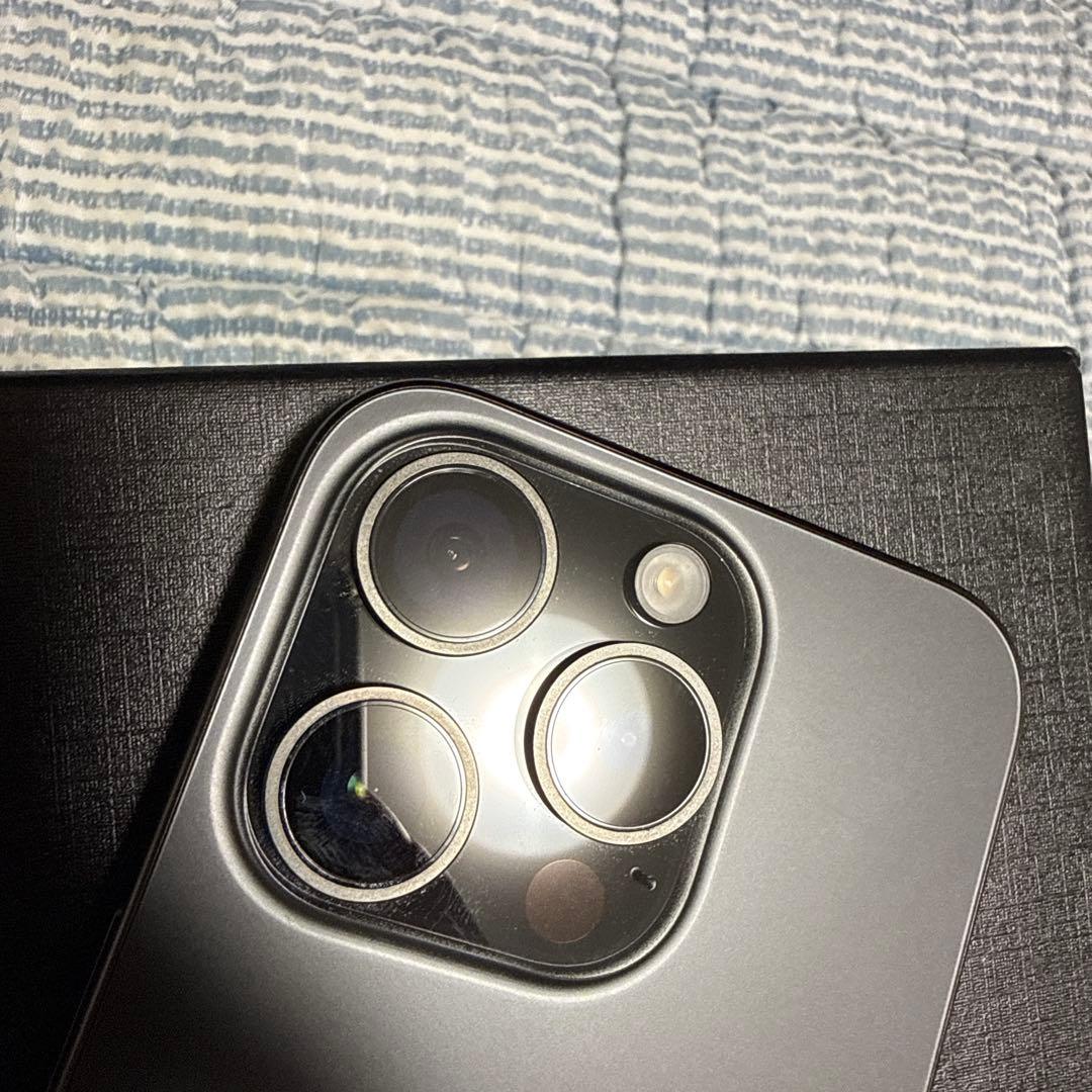 IPhone 15pro 512GB SIMフリーケース付