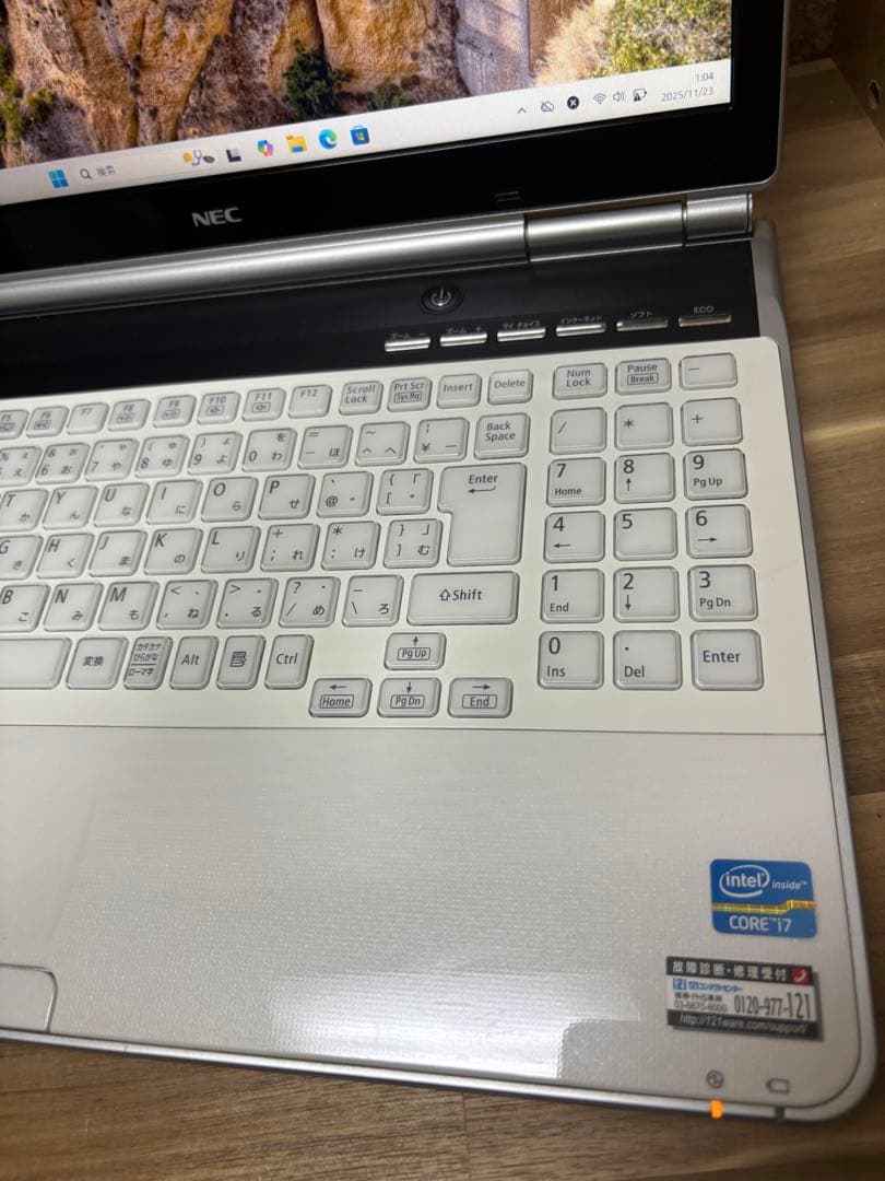 美品 NEC Core i7 SSD256GB メモリ8GB Win11