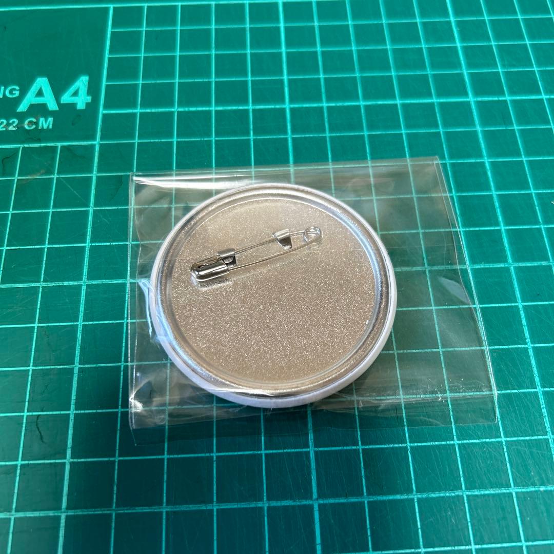 ブルーロック　糸師冴　プリンセスカフェ　あたり付き缶バッジ