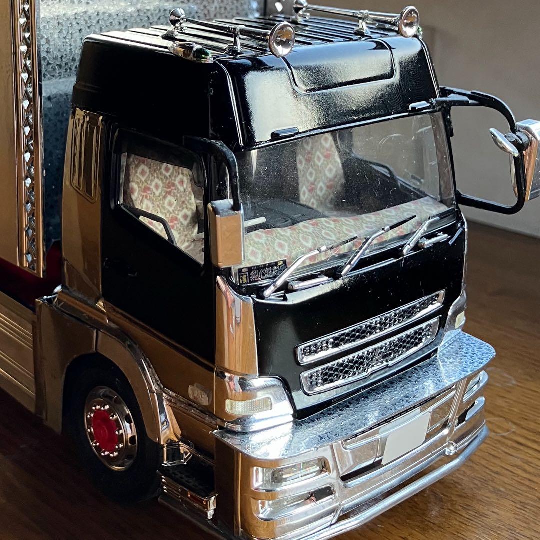 デコトラ、スーパーグレー大型ダンプ1/32スケール 黒/銀、完成品