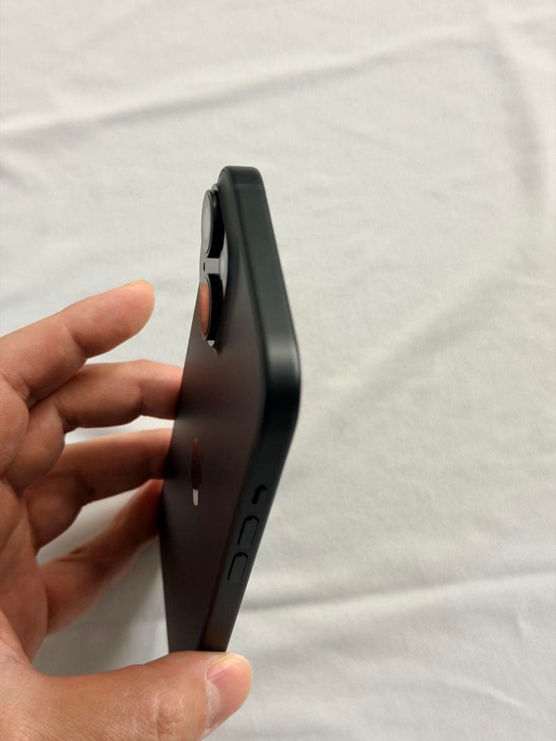 【極美品】Apple iPhone 15 ブラック 本体