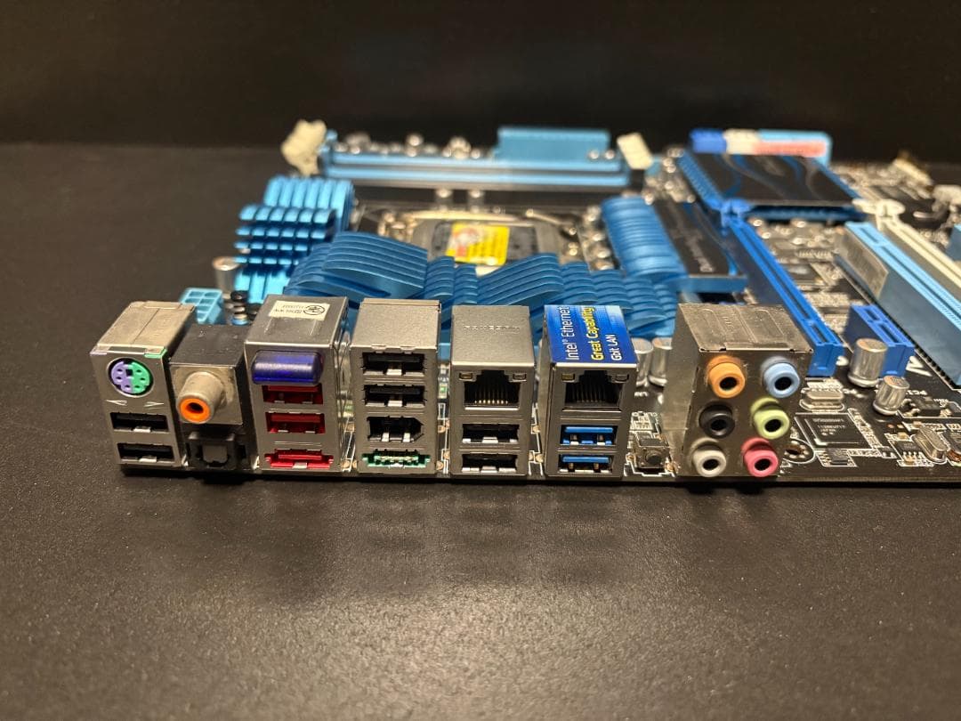 マザーボード ASUS P8Z68 DELUXE/GEN3 LGA1155 Intel Z68