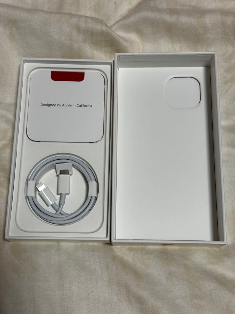 iPhone 13 256GB Red バッテリー90% SIMフリー