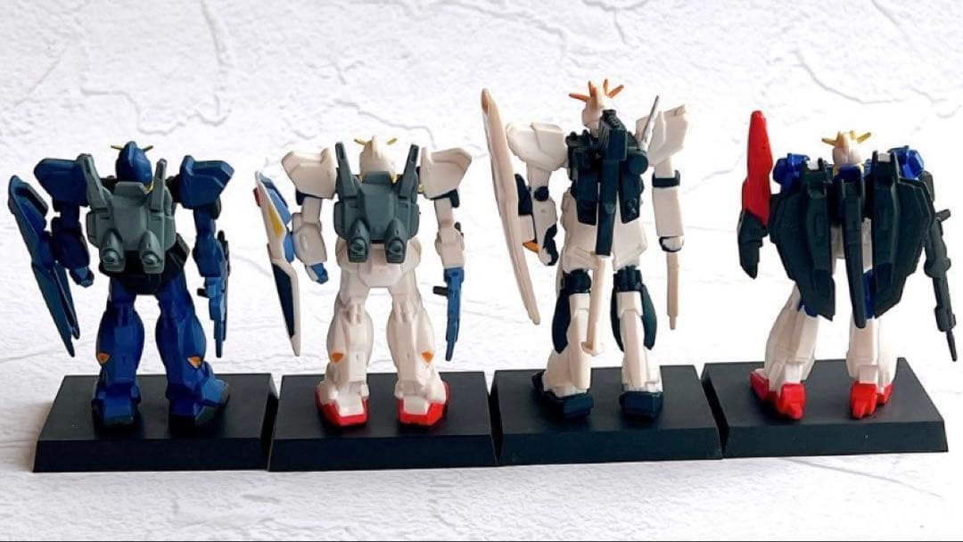 ガンダム フィギュア 20体セット 台座付 10cm前後Gundam