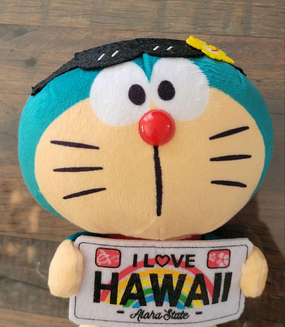 【新品ハワイ限定】日焼けドラえもん ぬいぐるみ マスコットウクレレ ハイビスカス