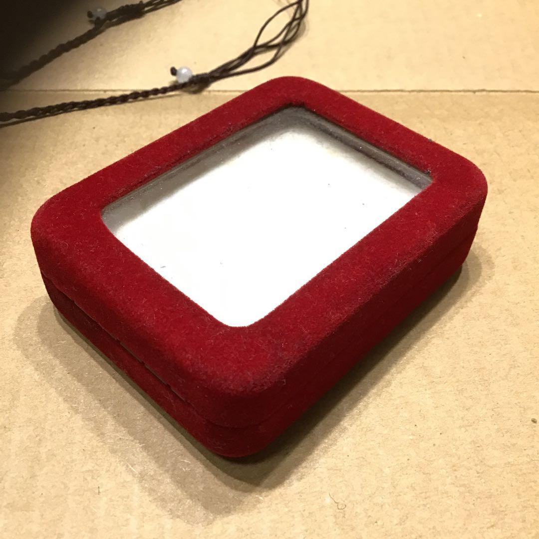 翡翠の彫刻ネックレス