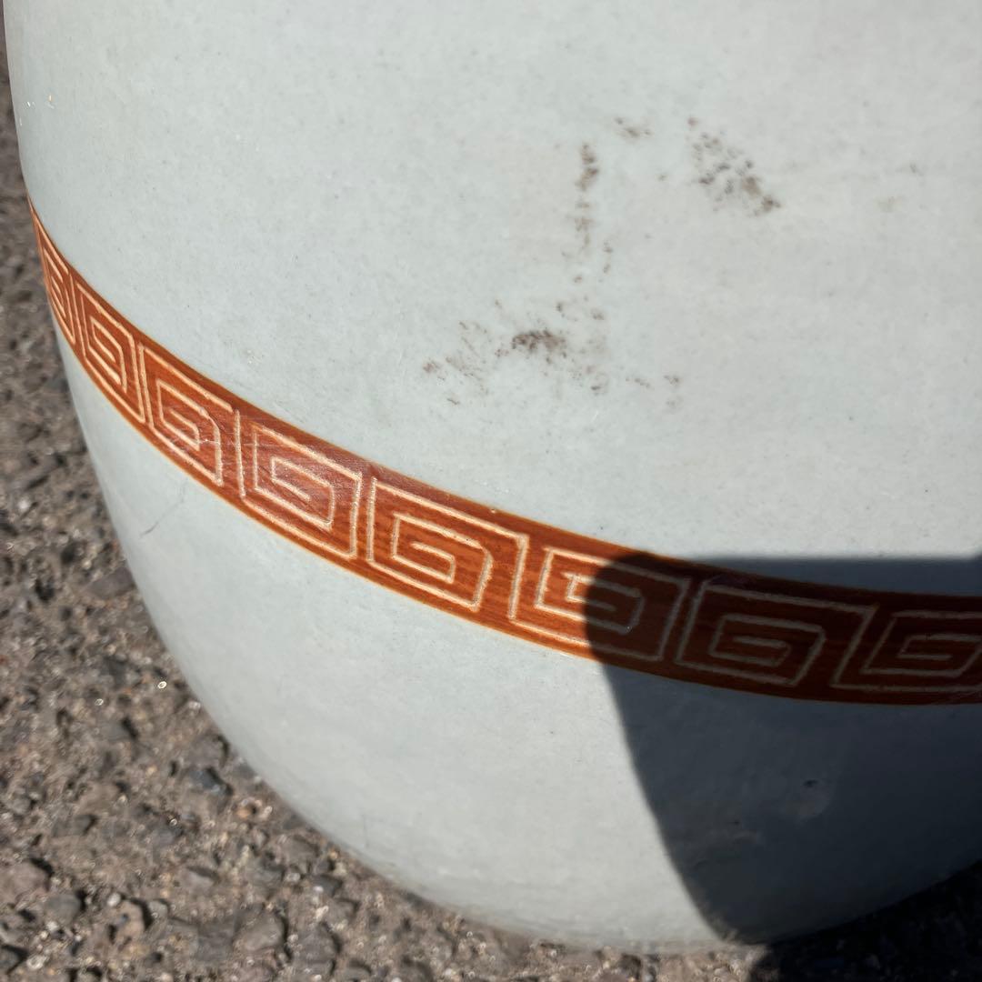 A-1 ②火鉢 睡蓮鉢 めだか鉢 金魚鉢 陶器製 雷紋 染付 大型 骨董 古道具