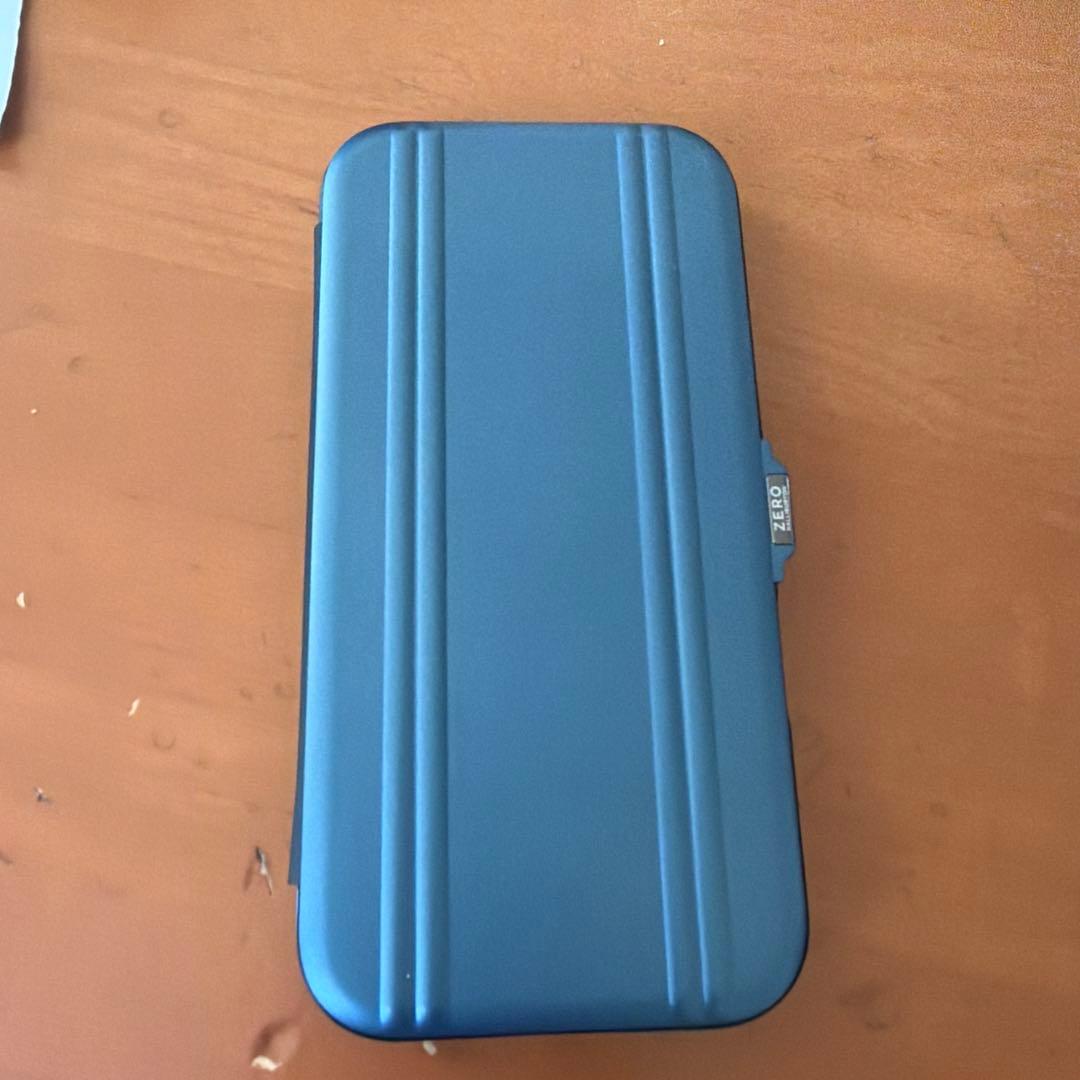 未使用ZERO HALLIBURTON iPhone17ケース 背面タイプ