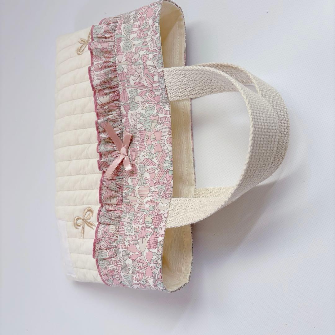 ちな様　レッスンバッグ　上履き袋　体操着袋　ヌビ　キルト　いちご　刺繍生地