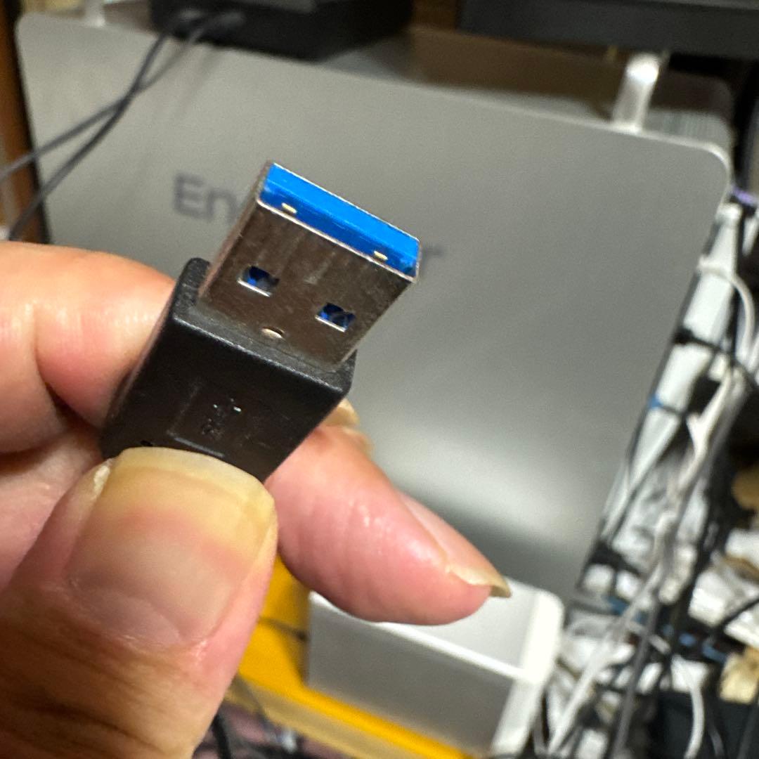 中古USB HDD4TBx３台、ACとUSBケーブルは1式のみ。消去済み。