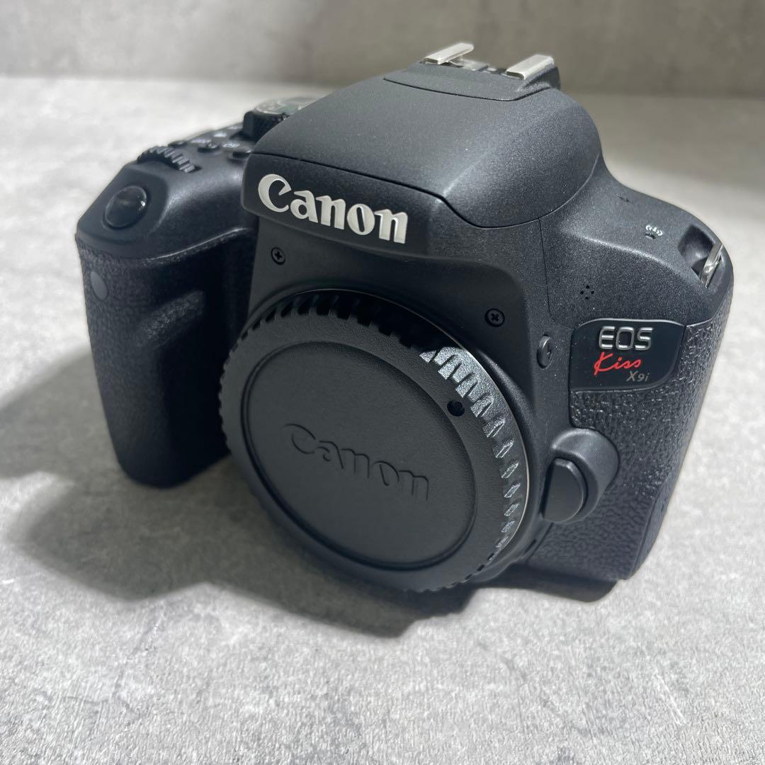 Canon eoskissX9i ダブルズームキット　展示、ほぼ新品