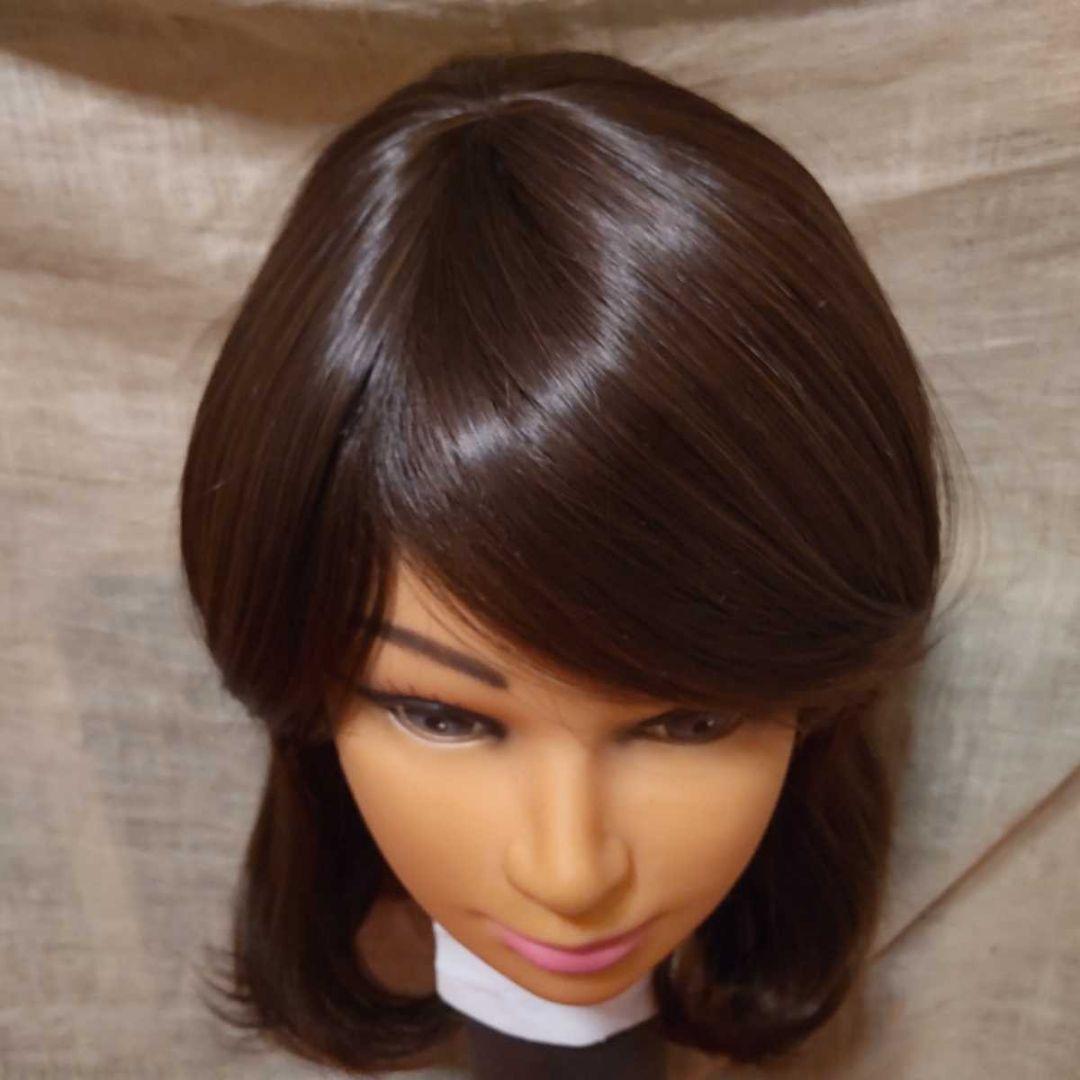 女性マネキン付き　ヘッド　+新品 ミディアムウィッグ付きレディードール人形