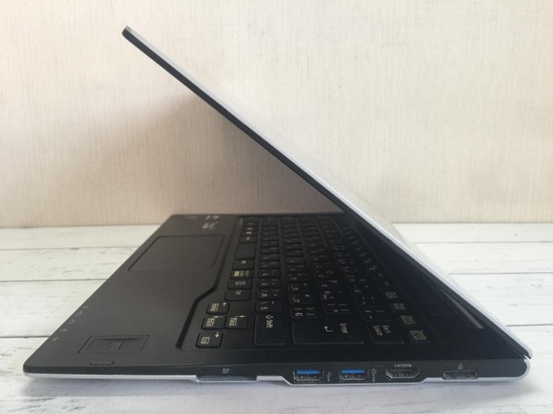 富士通 LIFEBOOK U772/F 14型/9mm/Office/Win11