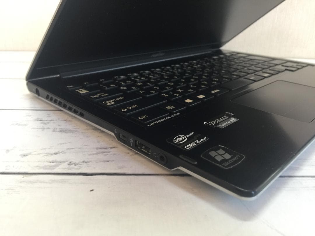 富士通 LIFEBOOK U772/F 14型/9mm/Office/Win11