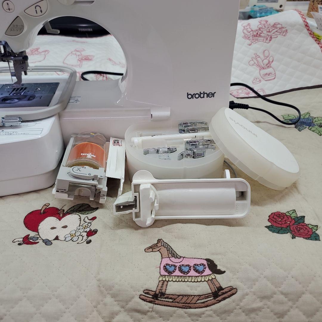 BROTHER刺繍機つきミシンです。
