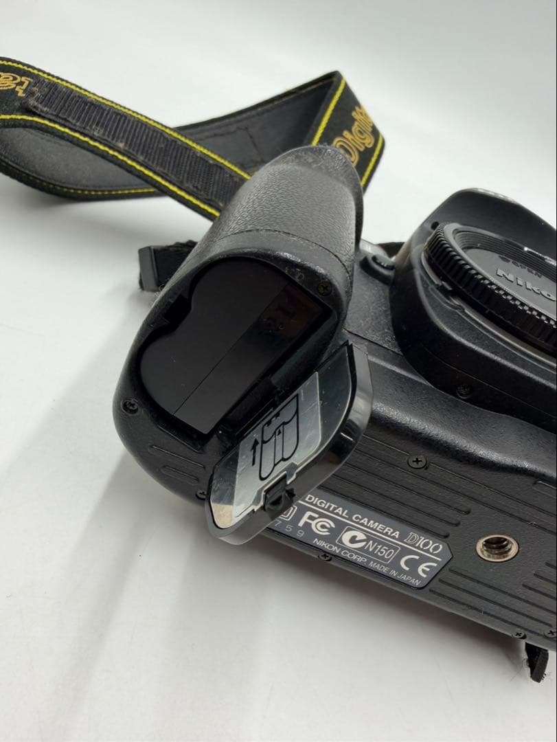 ニコン Nikon D100 デジタル1眼カメラ
