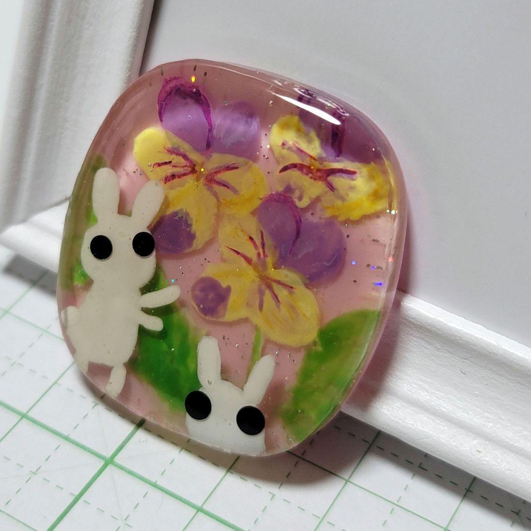 ひまうい様　4.15　ウサギ(？)　レジンヘアゴム　パンジー