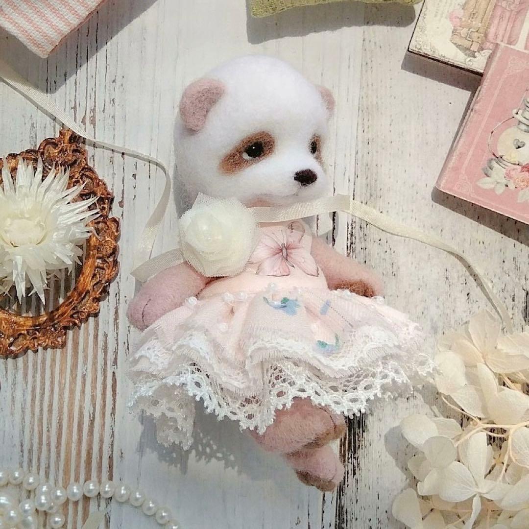 いちごカラーのパンダさん アーティストベア 海外作家様 羊毛フェルト ぬいぐるみ