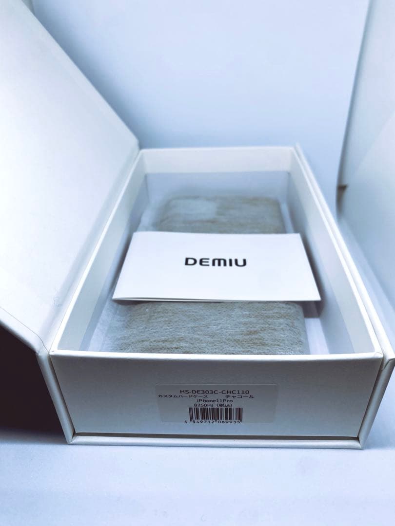 新品未使用　demiurvo グレー レザー iPhone11Pro ケース