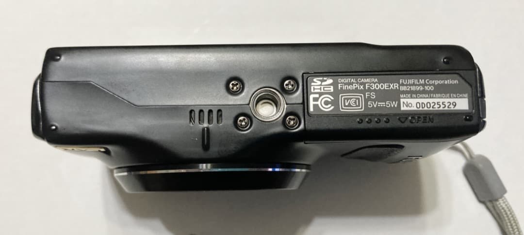 Fujifilm FinePix F300EXR コンパクトデジタルカメラ