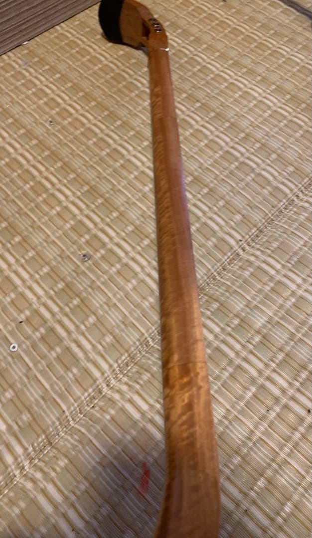 【特選】期間限定値下げ　白紅木三味線 三味線三折れ式　天然素材糸巻き ケース付き