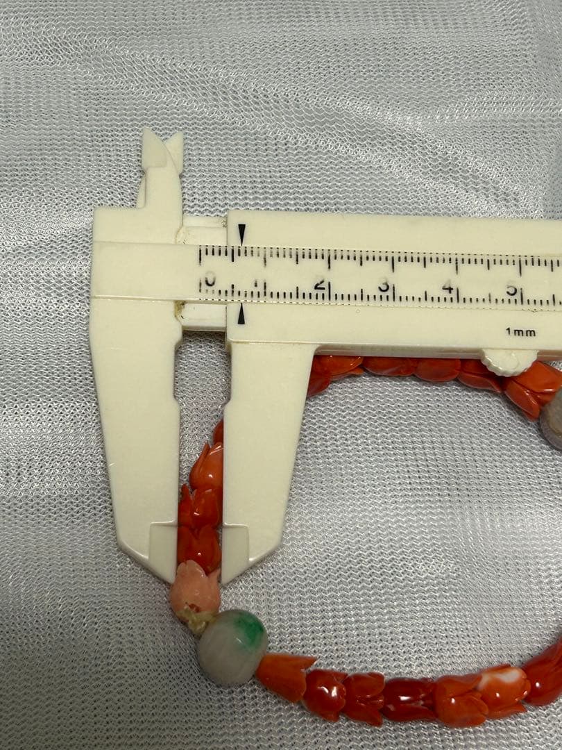 値下げ　珊瑚 翡翠 本珊瑚 花彫刻 細工 サンゴ ブレスレット